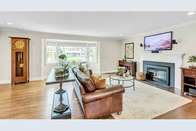 41 Yoakum Street, Farmingdale, NY 11735 - Photo 9