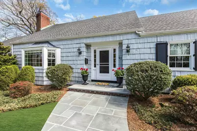 41 Yoakum Street, Farmingdale, NY 11735 - Photo 5