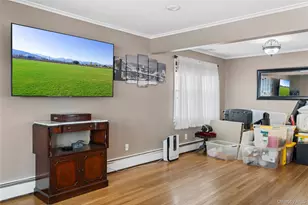 36 Elton St, Westbury, NY 11590 - Photo 5