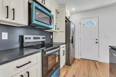 1047 Windermere Road, Franklin Square, NY 11010 - Photo 5