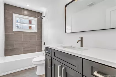 1047 Windermere Road, Franklin Square, NY 11010 - Photo 9