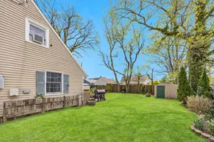 54 Polaris Dr, Levittown, NY 11756 - Photo 23