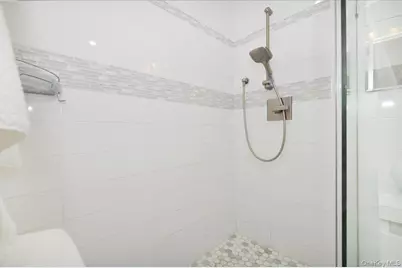 25 Canterbury Road #3-H, Great Neck, NY 11021 - Photo 31