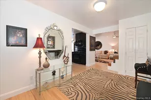 25 Canterbury Rd, Great Neck, NY 11021 - Photo 19