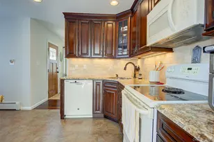 12 Crescent Ln, Levittown, NY 11756 - Photo 11