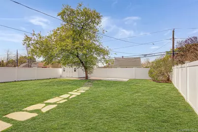 12 Crescent Lane, Levittown, NY 11756 - Photo 41