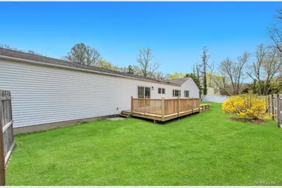 5 Julia Circle, East Setauket, NY 11733 - Photo 23