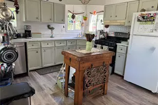 1964 River Rd, Calverton, NY 11933 - Photo 11