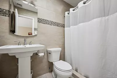 225 Bayview Avenue, East Islip, NY 11730 - Photo 27