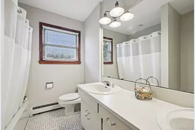 225 Bayview Avenue, East Islip, NY 11730 - Photo 23
