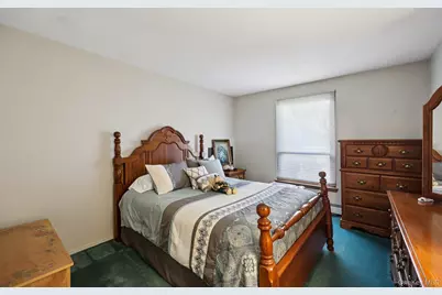 225 Bayview Avenue, East Islip, NY 11730 - Photo 19