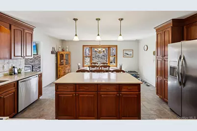 225 Bayview Avenue, East Islip, NY 11730 - Photo 15