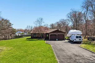225 Bayview Ave, East Islip, NY 11730 - Photo 33