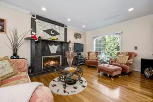 21 Central Ct, Carle Place, NY 11514 - Photo 11