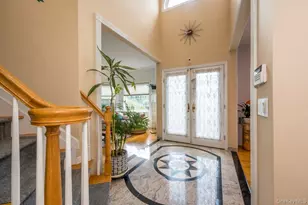 21 Central Ct, Carle Place, NY 11514 - Photo 3