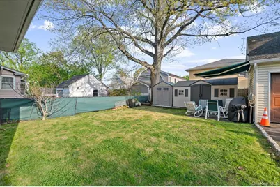 78 Beechwood Avenue, Port Washington, NY 11050 - Photo 17