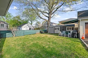 78 Beechwood Ave, Port Washington, NY 11050 - Photo 17