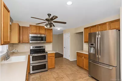 38 Memorial Boulevard, East Moriches, NY 11940 - Photo 7