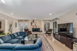 6 Coachman's Ct, Old Westbury, NY 11568 - Photo 9