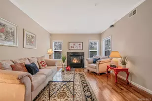 23 Cranberry Cir, Medford, NY 11763 - Photo 5