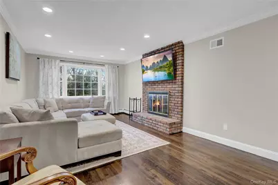 34 Hemingway Drive, Dix Hills, NY 11746 - Photo 11