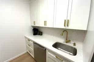 270-10 Grand Central Pkwy, Floral Park, NY 11005 - Photo 9