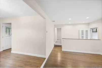 1091 Gardiner Drive, Bay Shore, NY 11706 - Photo 17