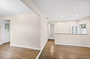 1091 Gardiner Dr, Bay Shore, NY 11706 - Photo 17