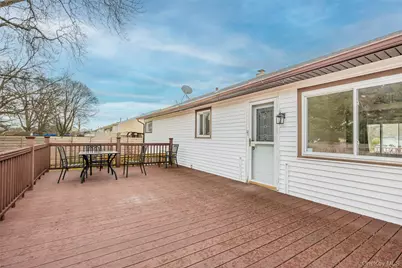 1091 Gardiner Drive, Bay Shore, NY 11706 - Photo 31
