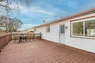 1091 Gardiner Dr, Bay Shore, NY 11706 - Photo 31