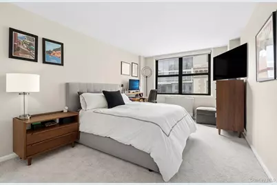 130 E 18th Street #10V, New York, NY 10003 - Photo 5