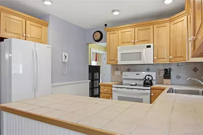 44 Magnolia Street, Westbury, NY 11590 - Photo 19