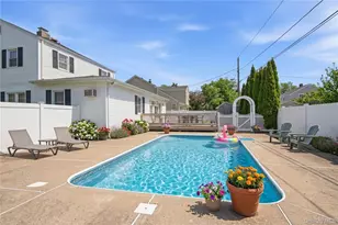 44 Magnolia St, Westbury, NY 11590 - Photo 21