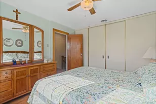 65-41 77th Pl, Middle Village, NY 11379 - Photo 13