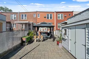 65-41 77th Pl, Middle Village, NY 11379 - Photo 17