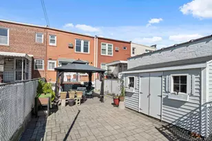 65-41 77th Pl, Middle Village, NY 11379 - Photo 19