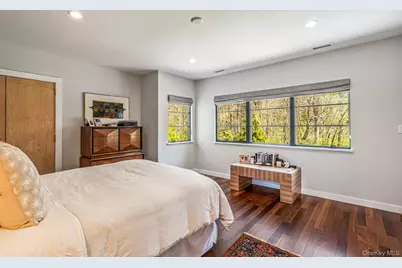 68 Brookside Drive, Manhasset, NY 11030 - Photo 17