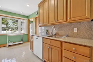 141 Cold Spring Rd, Syosset, NY 11791 - Photo 13