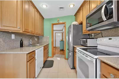 141 Cold Spring Road, Syosset, NY 11791 - Photo 11