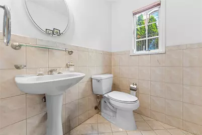 335 Cresthaven Lane, Whitestone, NY 11357 - Photo 9