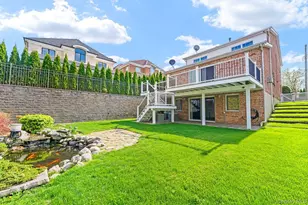 3-35 Cresthaven Ln, Whitestone, NY 11357 - Photo 3