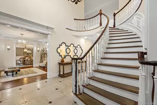 98 Swan Ct, East Hills, NY 11576 - Photo 3
