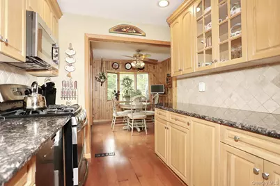 126 E Lewis Avenue, Pearl River, NY 10965 - Photo 17