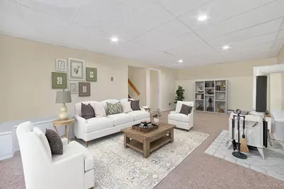 300 Chestnut Court, Yorktown Heights, NY 10598 - Photo 21