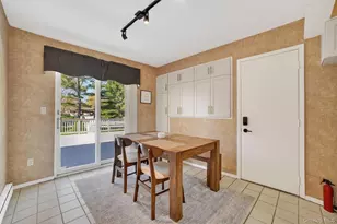 300 Chestnut Ct, Yorktown Heights, NY 10598 - Photo 9