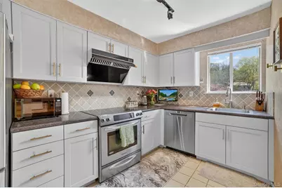 300 Chestnut Court, Yorktown Heights, NY 10598 - Photo 11