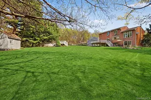 300 Chestnut Ct, Yorktown Heights, NY 10598 - Photo 39