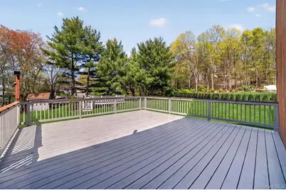 300 Chestnut Court, Yorktown Heights, NY 10598 - Photo 33