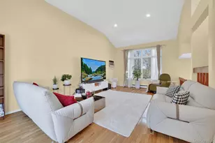 300 Chestnut Ct, Yorktown Heights, NY 10598 - Photo 7