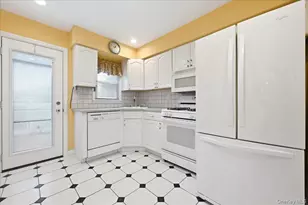1810 Front St, East Meadow, NY 11554 - Photo 13